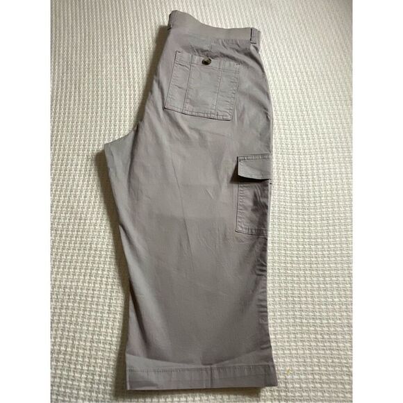 LEE Women’s Size 14 MEDIUM Flex-To-Go Cargo Capris  - Color: COSMIC GRAY - Picture 5 of 5